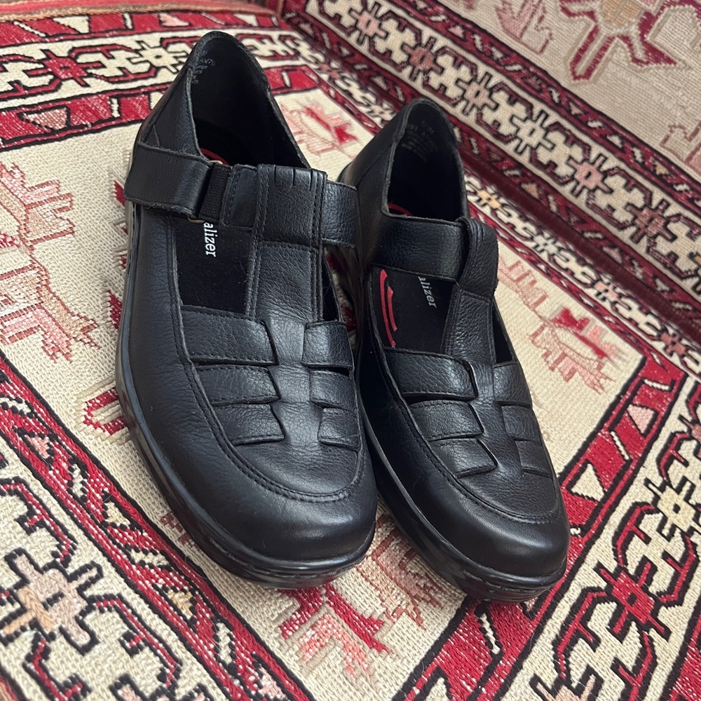 Vintage Naturalizer Mary Janes